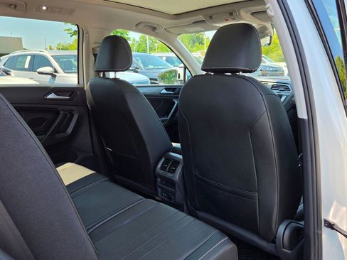 Certified 2023 Volkswagen Tiguan SE w/ Panoramic Sunroof Package FWD image 55