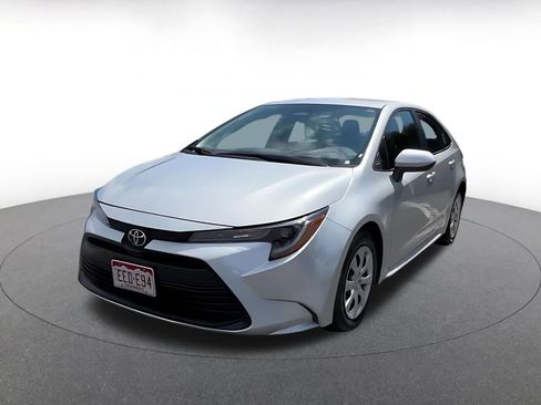 Used 2025 Toyota Corolla LE FWD image 7