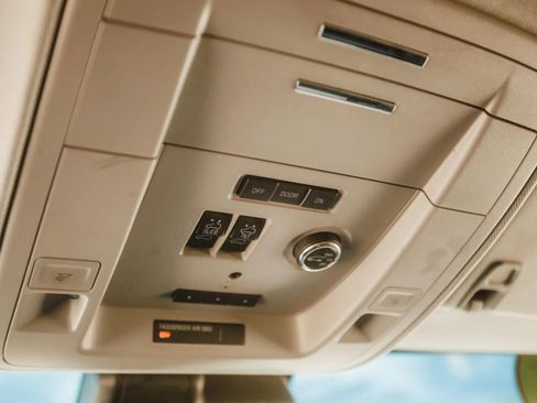 Used 2018 Chevrolet Tahoe LT image 26