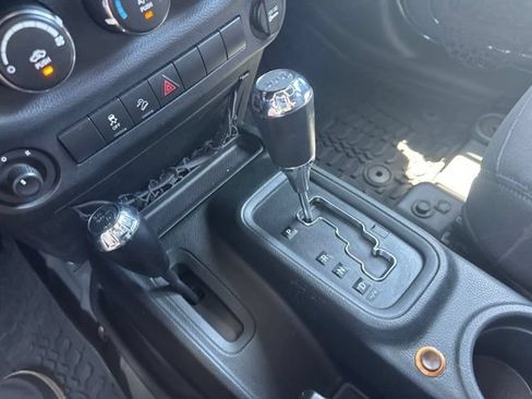 Used 2017 Jeep Wrangler Unlimited Sport AWD/4WD image 19