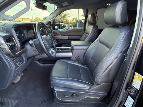 Used 2024 Ford F250 Lariat w/ Black Appearance Package AWD/4WD image 13
