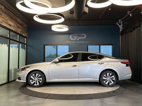 Used 2022 Nissan Altima 2.5 S FWD image 6