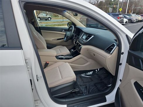 Used 2016 Hyundai Tucson SE w/ Option Group 02 image 28