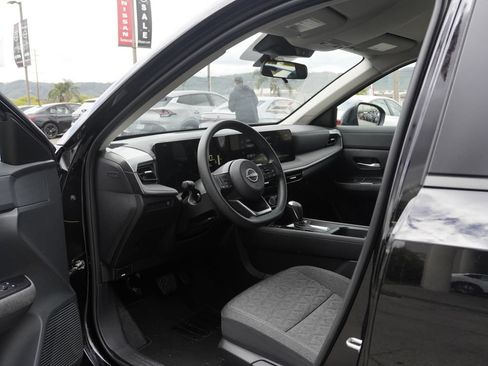 Used 2025 Nissan Kicks SV FWD image 20