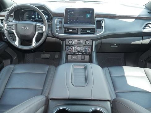 Used 2023 Chevrolet Suburban Z71 w/ Luxury Package AWD/4WD image 7