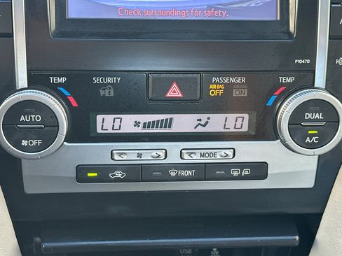 Used 2013 Toyota Camry XLE image 20