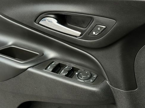 Used 2020 Chevrolet Equinox LT image 35