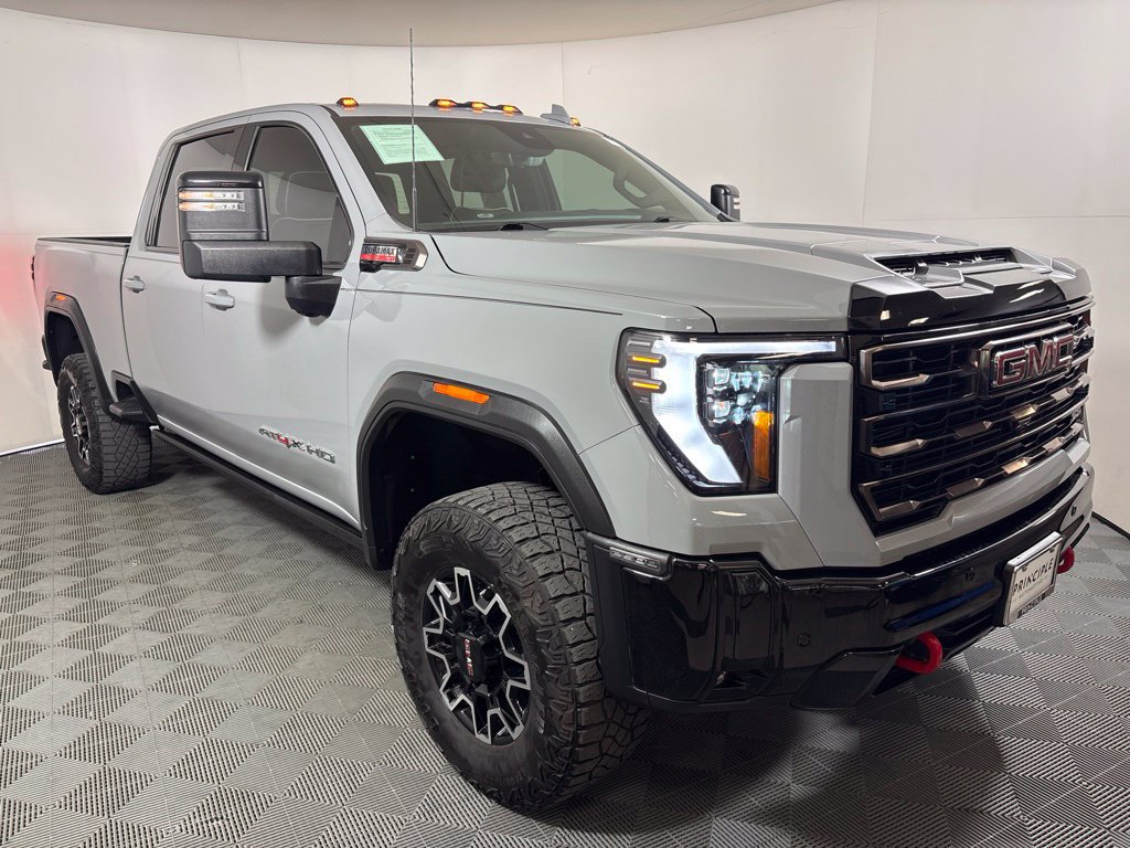 Used 2025 GMC Sierra 2500 AT4X AWD/4WD image 4