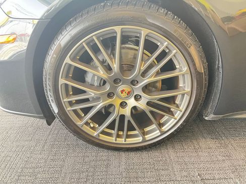Used 2023 Porsche Panamera image 36