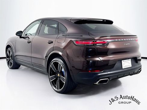 Used 2022 Porsche Cayenne E-Hybrid Coupe image 5