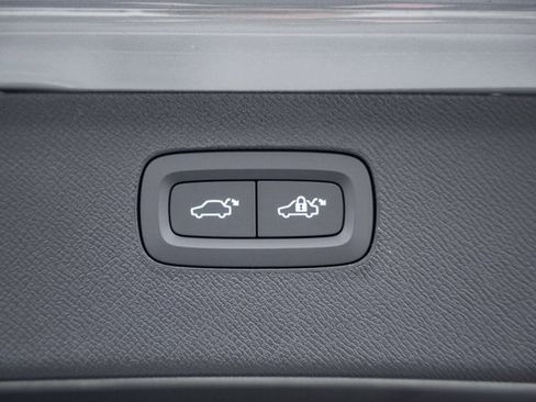 New 2026 Volvo XC90 B6 Ultra image 11