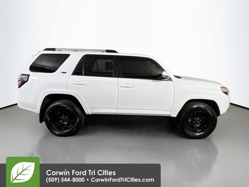 Used 2024 Toyota 4Runner SR5 Premium w/ Moonroof Package AWD/4WD image 18