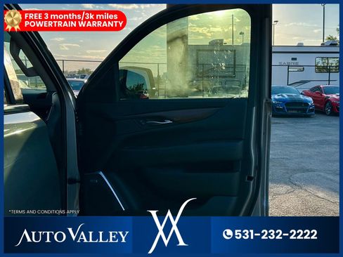 Used 2020 Cadillac Escalade Luxury AWD/4WD image 18