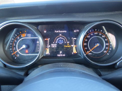 Used 2023 Jeep Wrangler Freedom Edition image 22