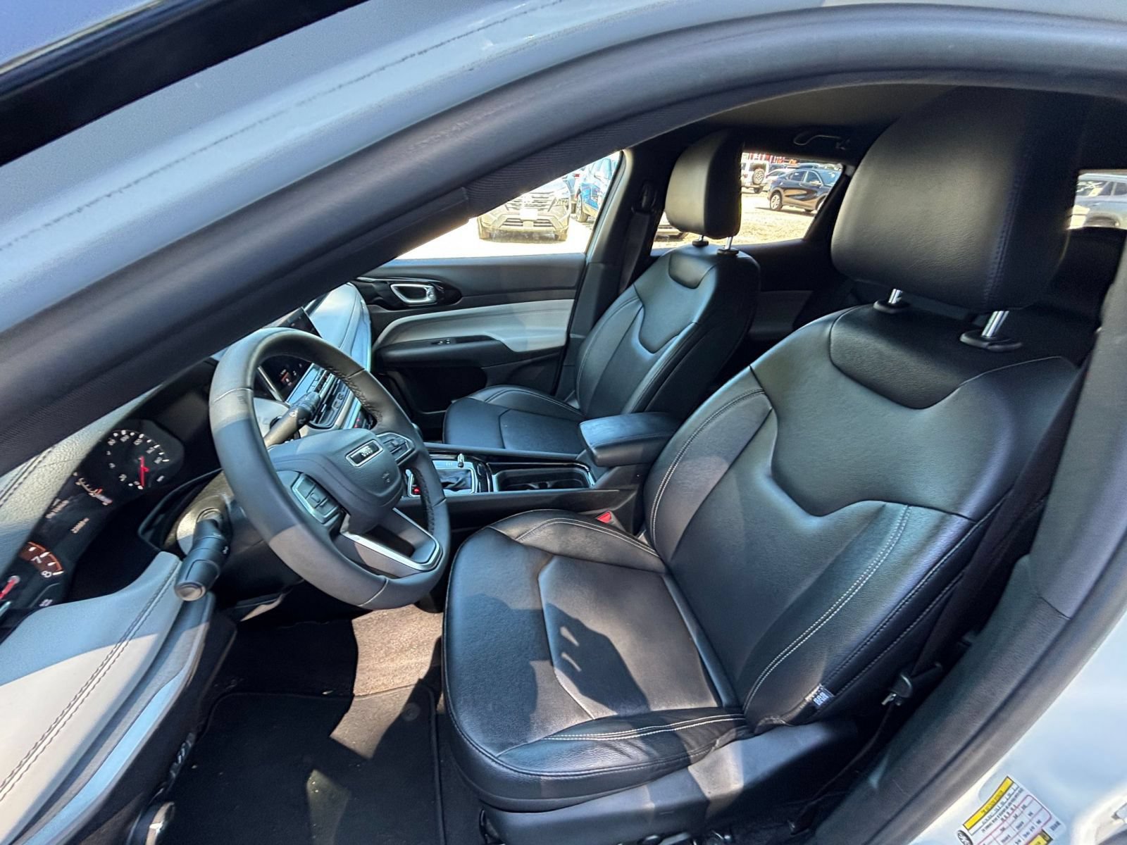 Used 2025 Jeep Compass Limited AWD/4WD image 28