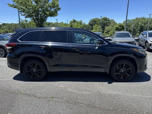 Used 2019 Toyota Highlander SE AWD/4WD image 8