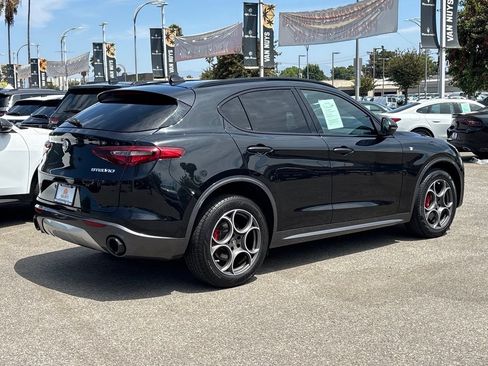 Used 2023 Alfa Romeo Stelvio Ti AWD/4WD image 3