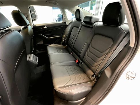 Used 2022 Volkswagen Jetta SEL image 20