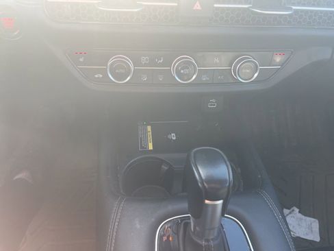 Used 2024 Honda HR-V EX-L image 18