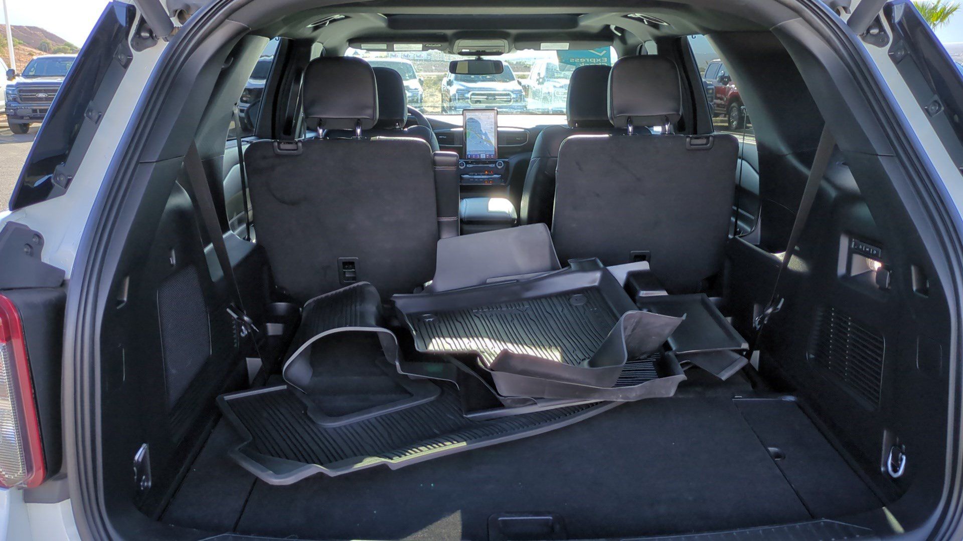Used 2023 Ford Explorer ST w/ Equipment Group 401A AWD/4WD image 33