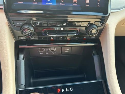 New 2025 Jeep Grand Cherokee Limited w/ Black Appearance Package image 38