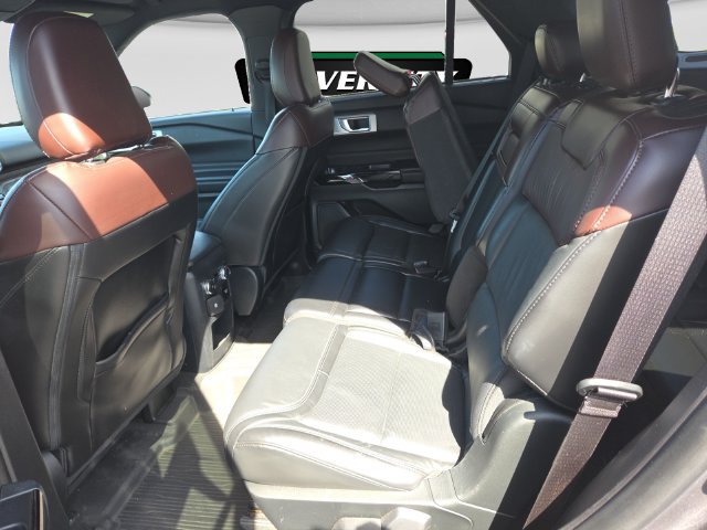 Used 2021 Ford Explorer Platinum w/ Equipment Group 601A AWD/4WD image 33