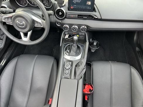 Used 2023 MAZDA MX-5 Miata Grand Touring RWD image 8