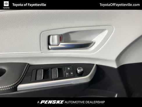 Used 2026 Toyota Sienna XSE FWD image 29