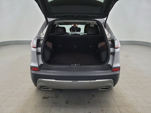 Used 2019 Jeep Cherokee Limited w/ Technology Group AWD/4WD image 29