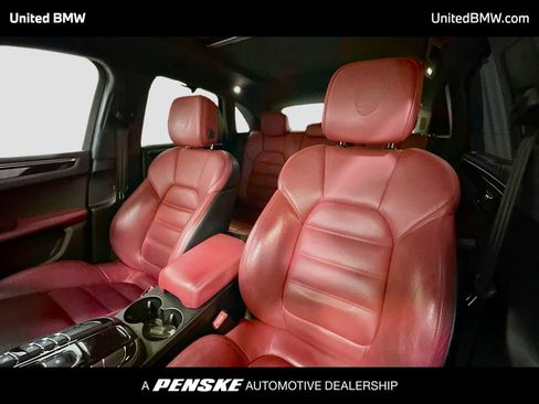 Used 2018 Porsche Macan Turbo image 5