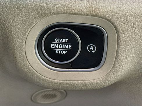 Used 2023 Mercedes-Benz GLS 450 4MATIC image 17