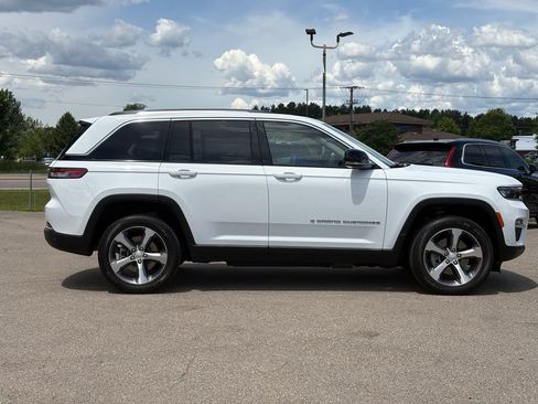 Used 2023 Jeep Grand Cherokee 4WD 4xe w/ Luxury Tech Group II image 9