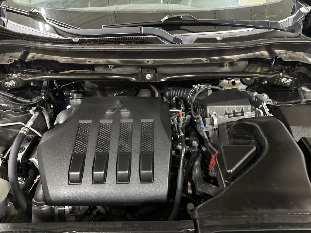Used 2025 Mitsubishi Eclipse Cross AWD image 25