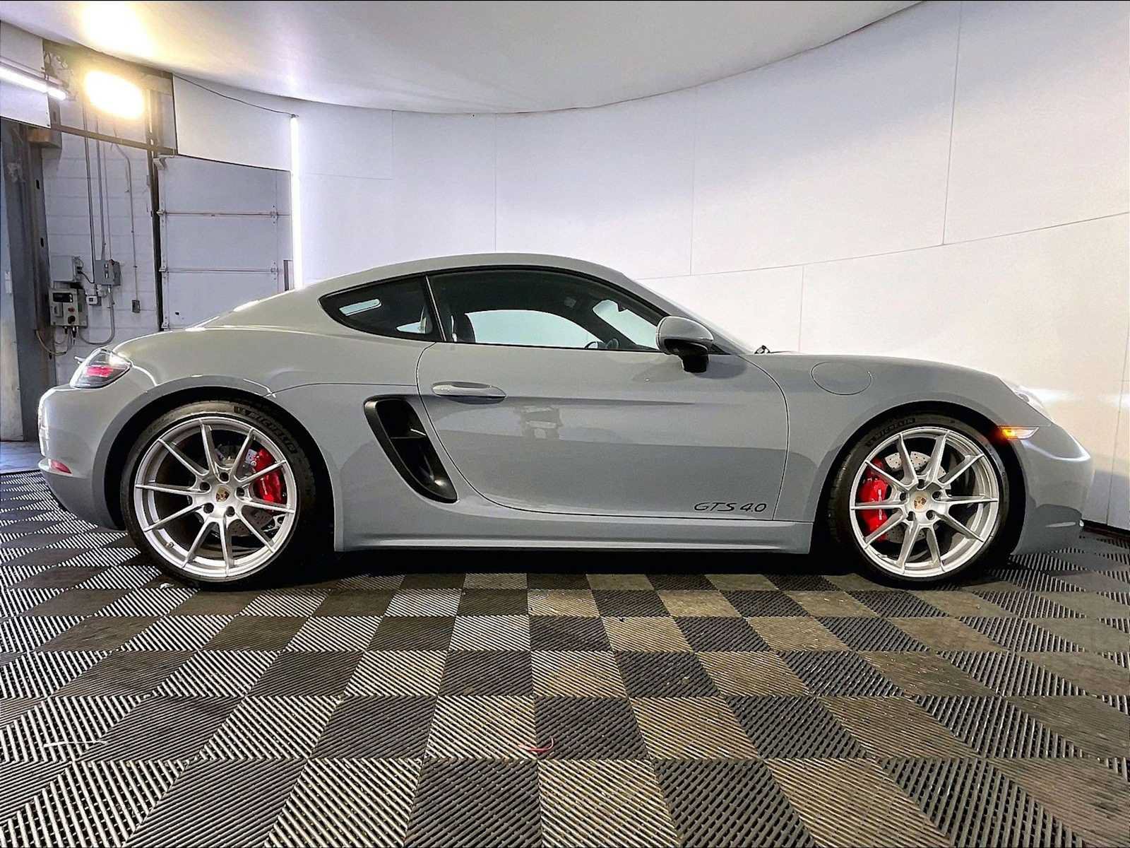 Certified 2025 Porsche 718 Cayman GTS RWD image 8