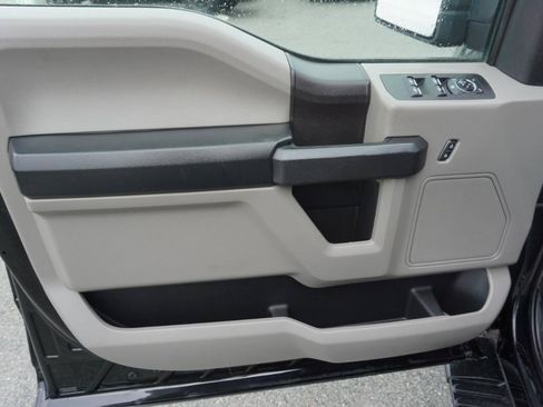 Used 2018 Ford F150 XL w/ Equipment Group 101A Mid AWD/4WD image 9