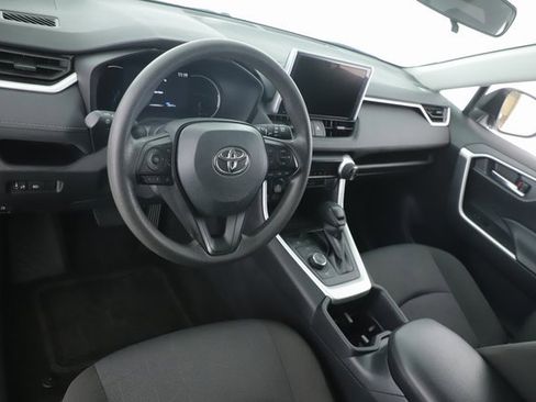 Used 2025 Toyota RAV4 XLE image 17