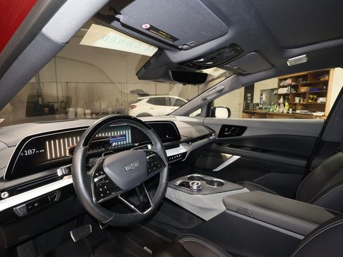 Certified 2025 Cadillac Optiq Sport 2 w/ LPO, Floor Liner Package image 9