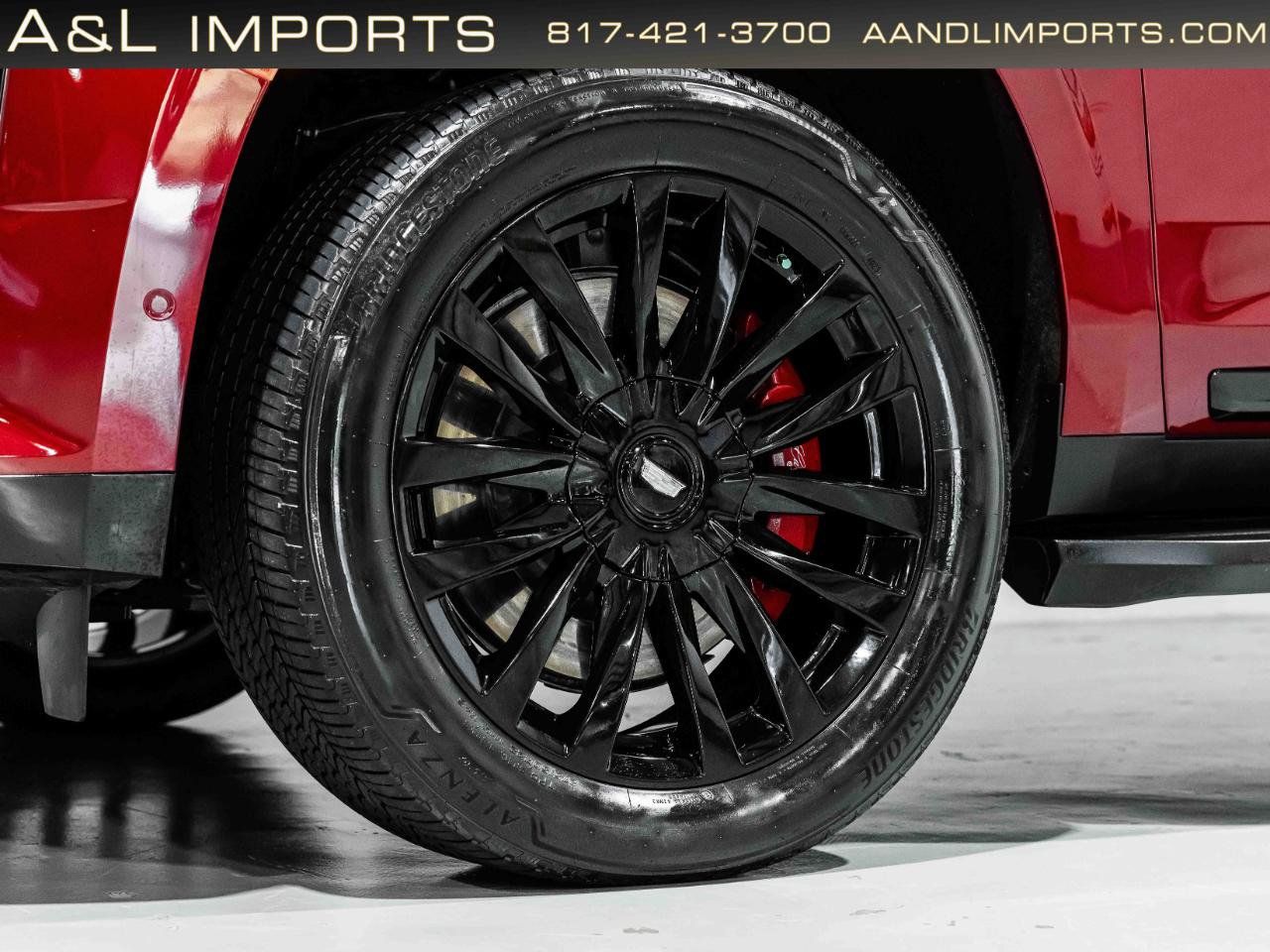 Used 2024 Cadillac Escalade ESV Premium Luxury AWD/4WD image 30