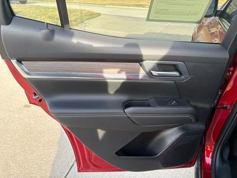 Used 2026 GMC Terrain Denali image 19