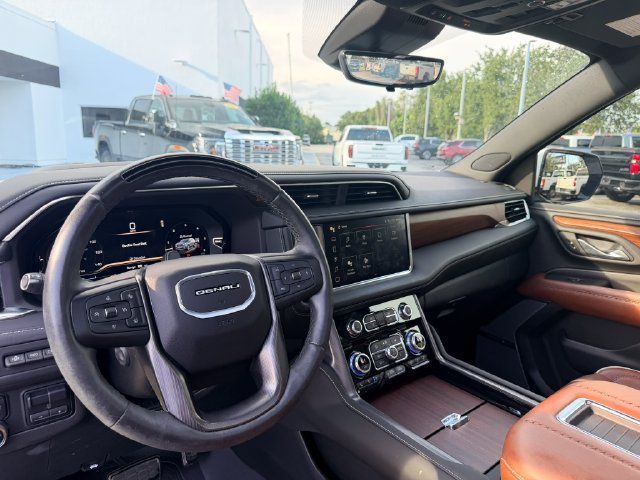 Used 2024 GMC Yukon XL Denali Ultimate AWD/4WD image 14
