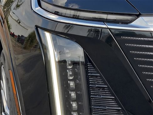 New 2026 Cadillac Vistiq Premium Luxury w/ LPO, Floor Liner Package image 8