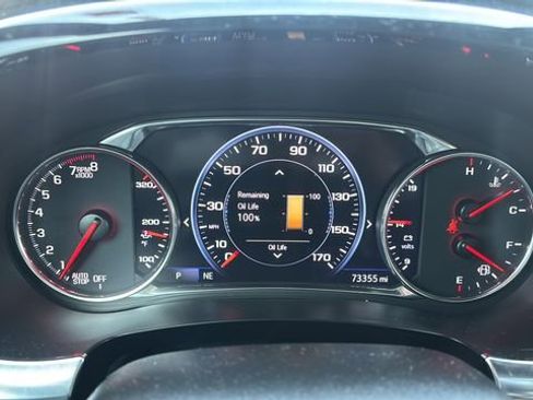 Used 2023 Chevrolet Traverse Premier image 12