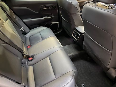 Used 2024 Toyota Crown AWD/4WD image 39