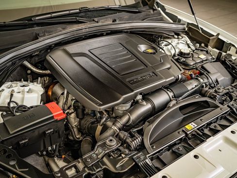 Used 2023 Jaguar F-PACE S image 41