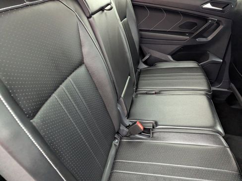 Used 2024 Volkswagen Tiguan SE R-Line image 14