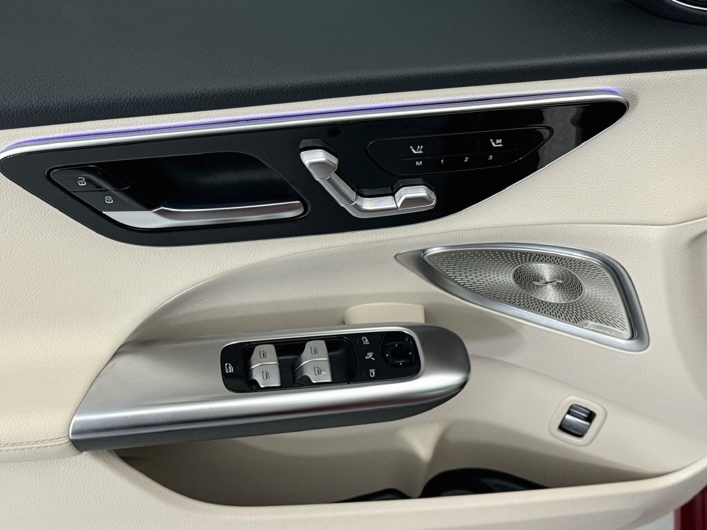 Certified 2025 Mercedes-Benz C 300 Sedan image 22