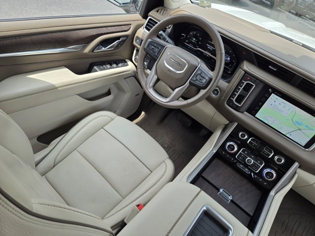 Used 2023 GMC Yukon Denali RWD image 21
