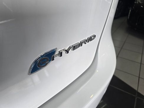 Used 2023 Chrysler Pacifica Touring-L FWD image 34