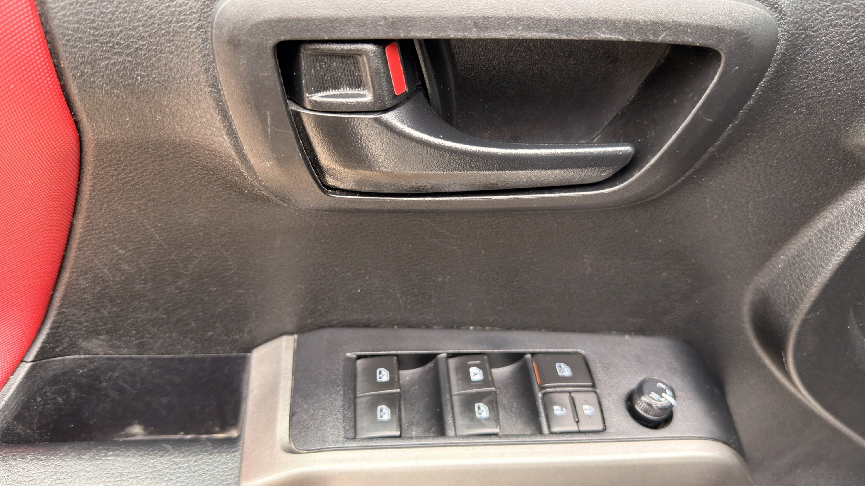 Used 2022 Toyota Tacoma SR5 RWD image 19