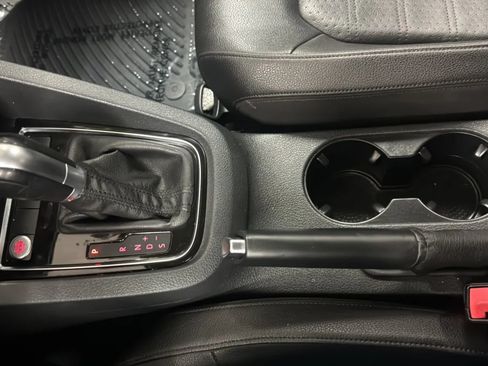 Used 2015 Volkswagen Jetta SEL FWD image 11